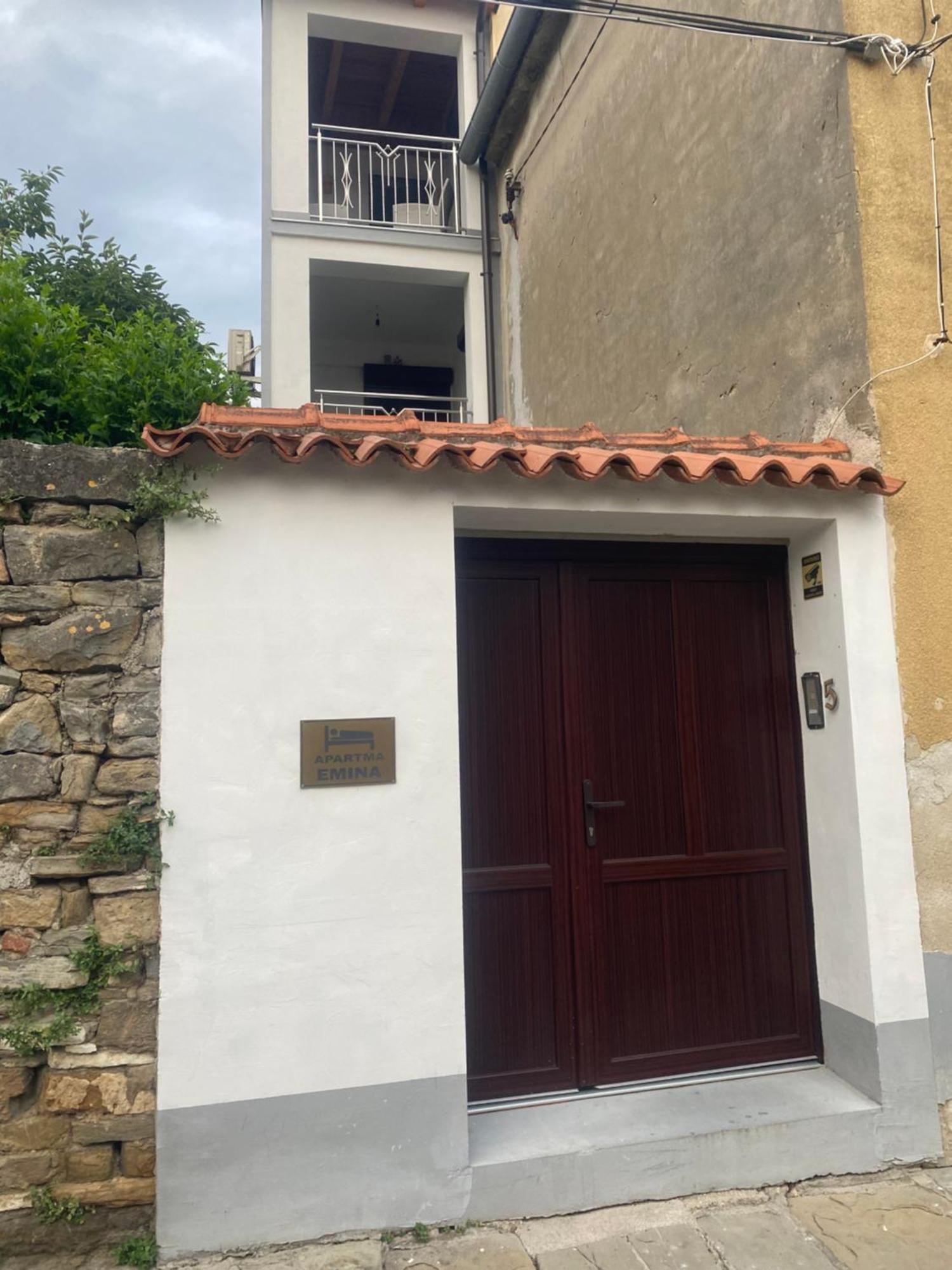 Apartma Emina Apartment Koper Bagian luar foto
